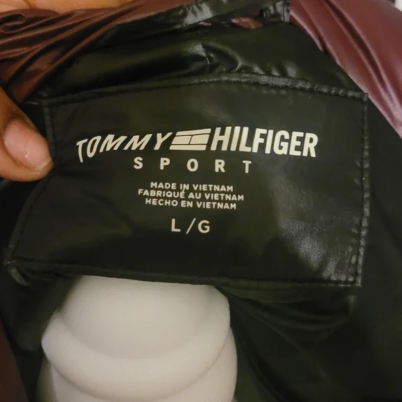 Tommy Hilfiger size Large Burgundy - Picture 5 of 6